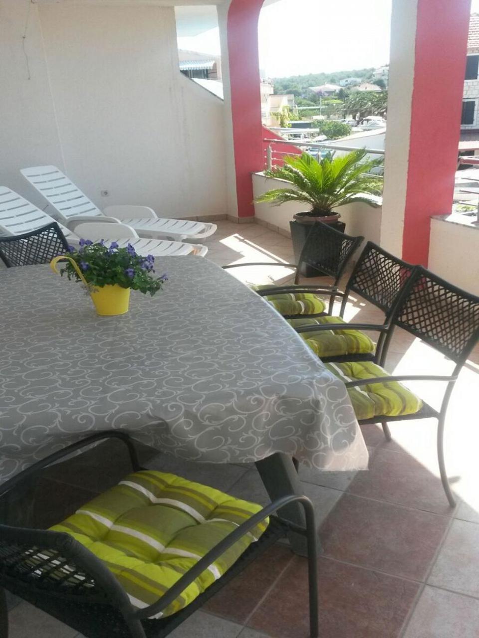 Apartments Mare - 30 M From Pebble Beach Seget Vranjica Exterior foto