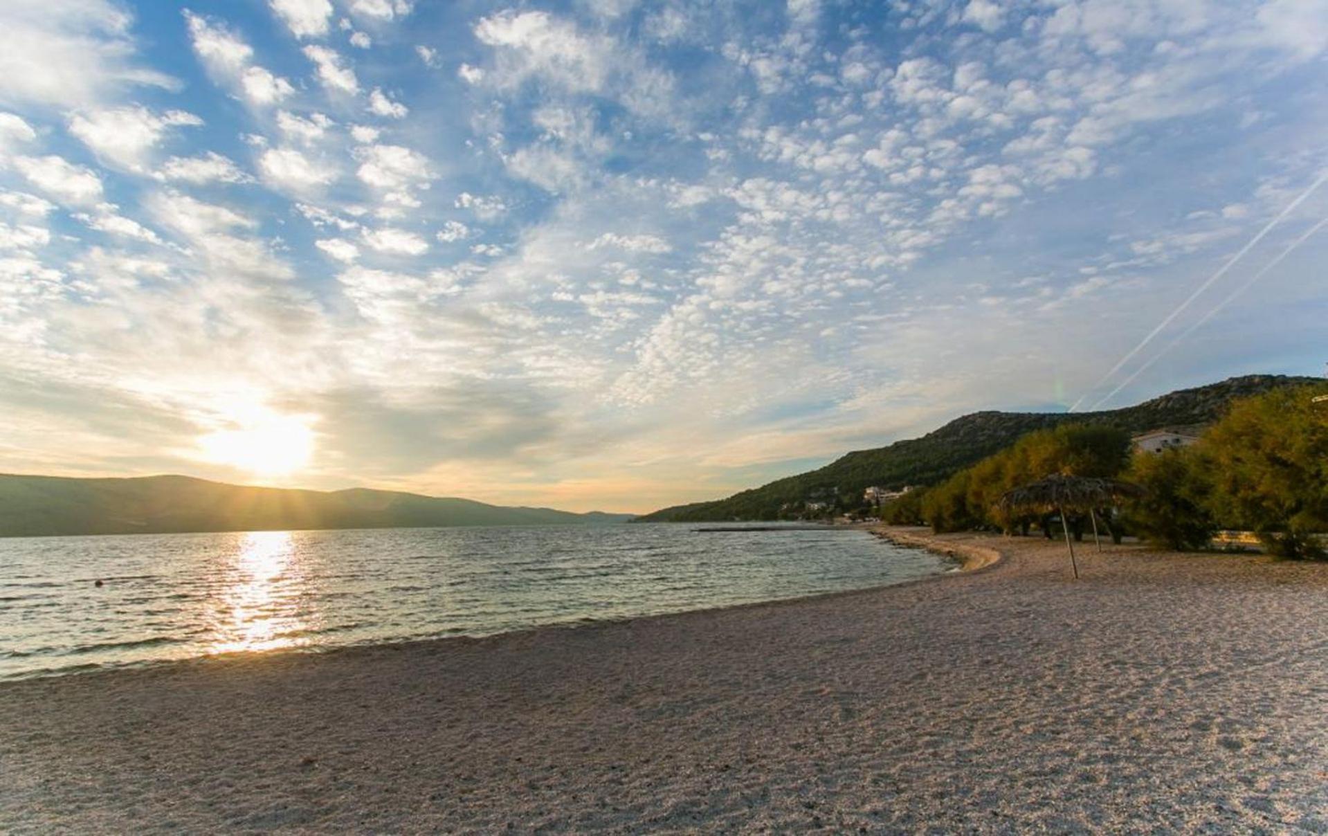 Apartments Mare - 30 M From Pebble Beach Seget Vranjica Exterior foto