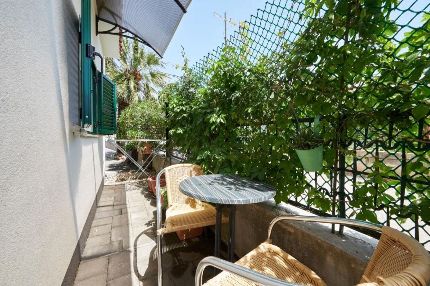 Apartments Mare - 30 M From Pebble Beach Seget Vranjica Exterior foto